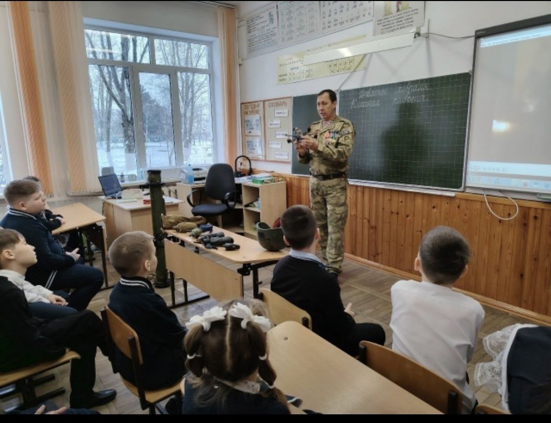 В школе № 6 поселка Совхозного состоялся урок мужества