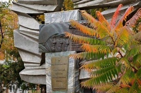 Памятник «О семи героях»