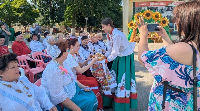 В станице Анастасиевской с размахом отметили День фольклора
