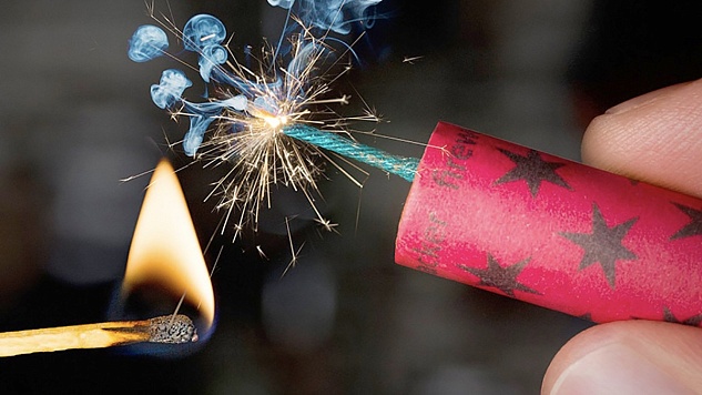 Петарды детям - не игрушки, пиротехника не прощает ошибок